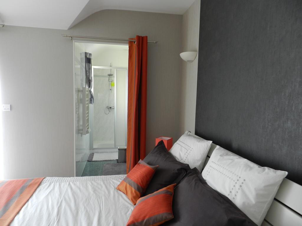 Bed and Breakfast Aux Portes De Rennes Ch. D'Hotes Chartres-de-Bretagne Zimmer foto