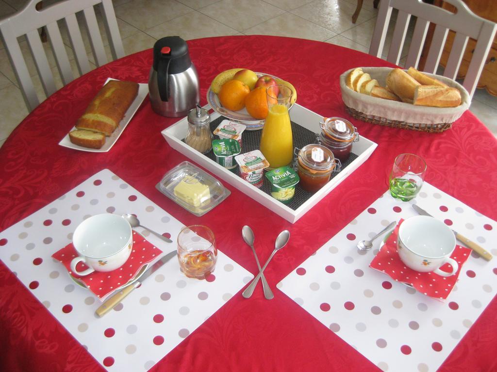 Bed and Breakfast Aux Portes De Rennes Ch. D'Hotes Chartres-de-Bretagne Zimmer foto